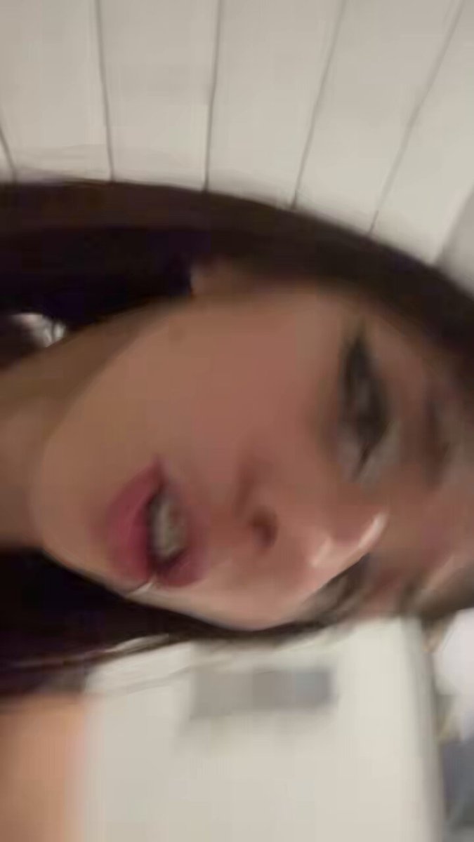 mt louca em um bar aí kkkk