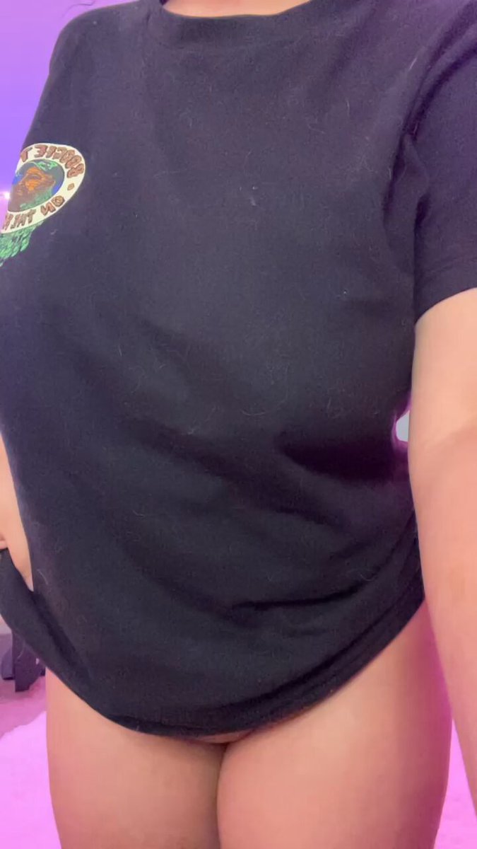 Do you want to get sucked and fucked by an big tiddy goth egirl —‘ ☺️