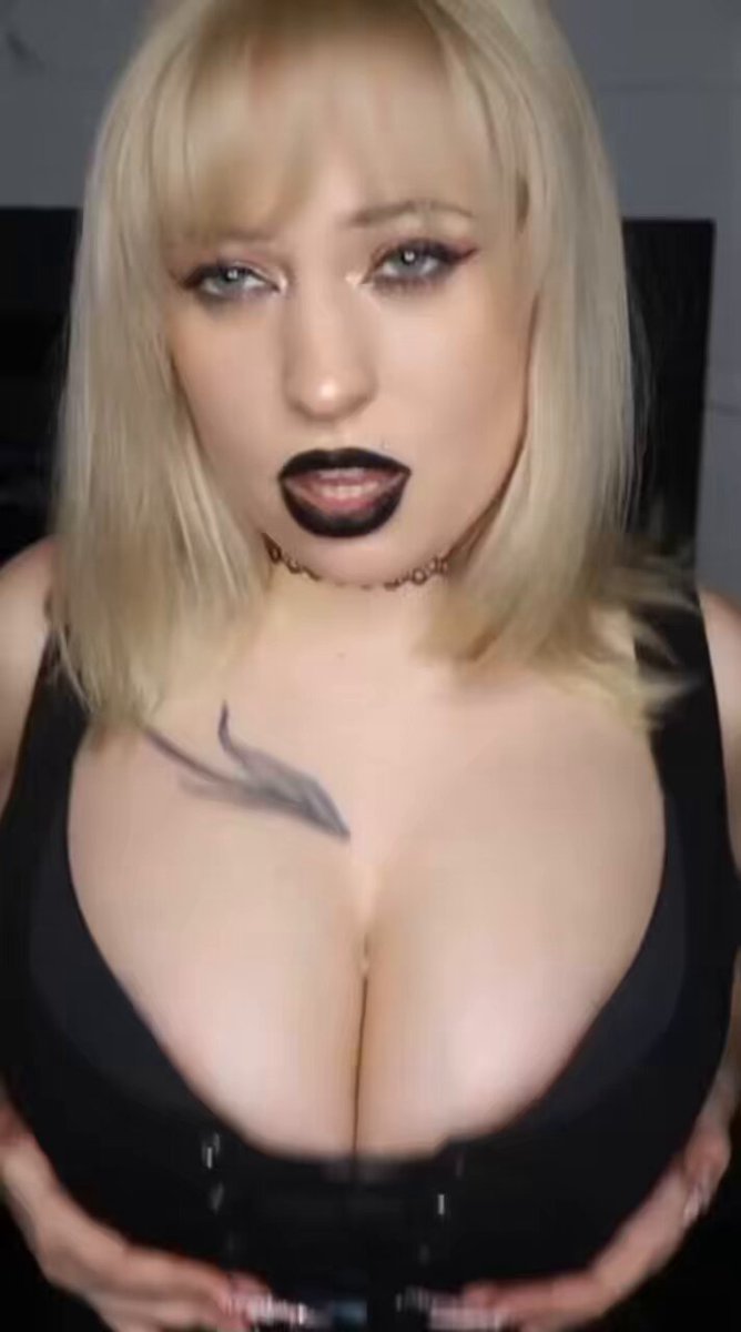 Chudai 💦 Mean Goth Girl now live on Fansly/PornHub 😈🖤