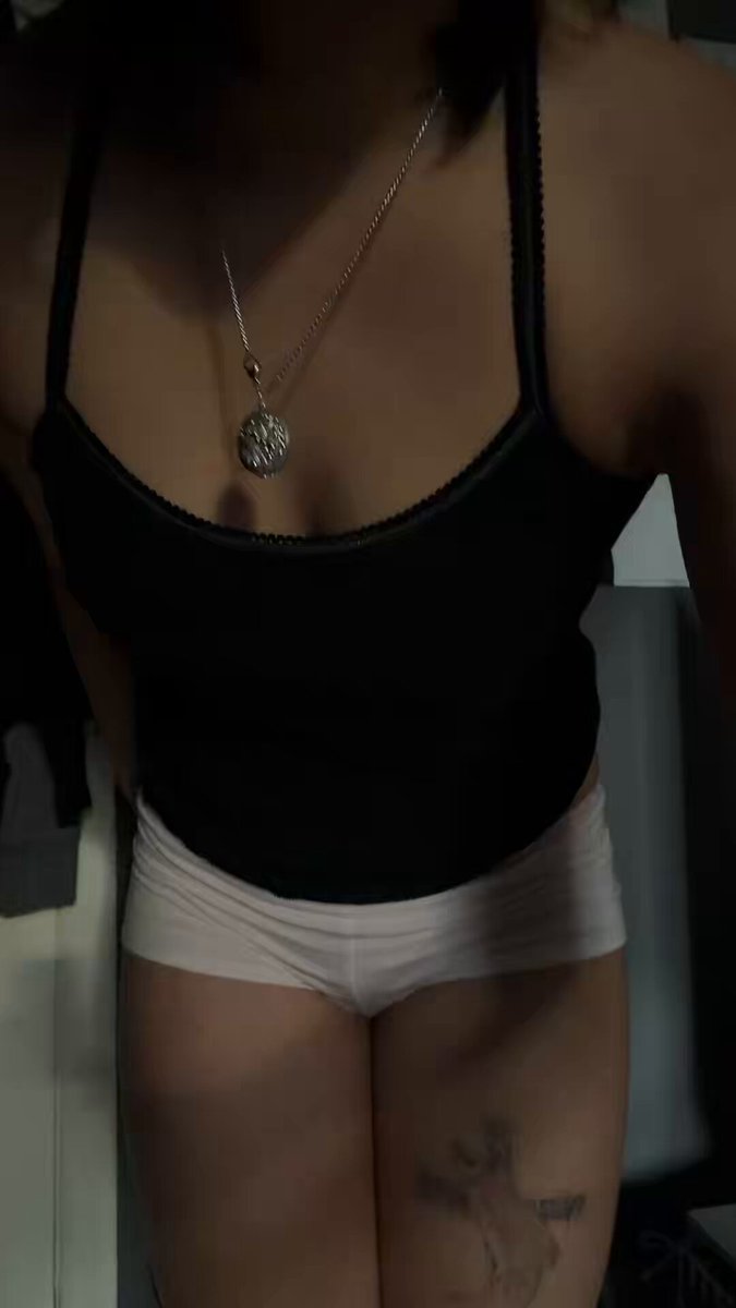 send me breakfast and i’ll send u the whole try on vid:3