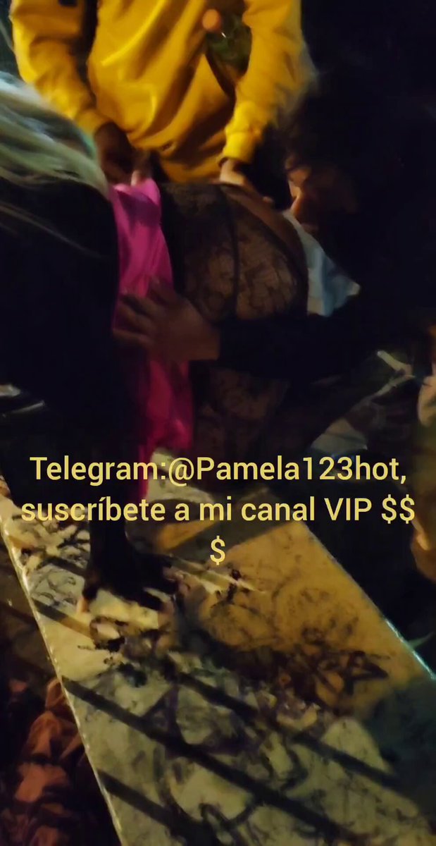 Este grupo de chacales me metian los dedos y me chupan el culo delicioso 😋 después de batirme sus mocos uno por unos 🥵🥵