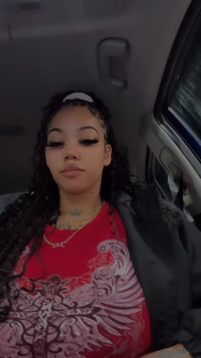 Are big titty sluts your type? The type of bitch to pull em out anywhere 🤪👅