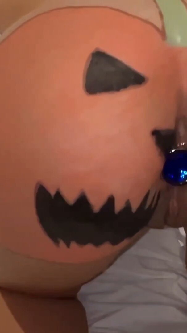 我女朋友給了我萬聖節最好吃的南瓜🖤