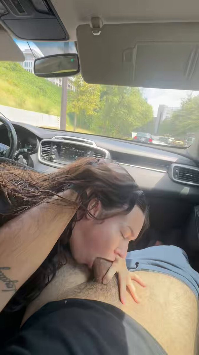 My married co worker never gets head from his wife 😓 I felt so bad I had to help him out on lunch break